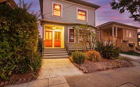 Light Filled Condo 3 Bedrm With Enclosed Sunny Backyard